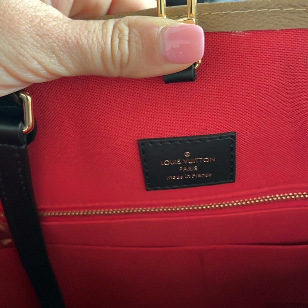 Large Louis Vuitton on the go purse - Picture 7 of 10